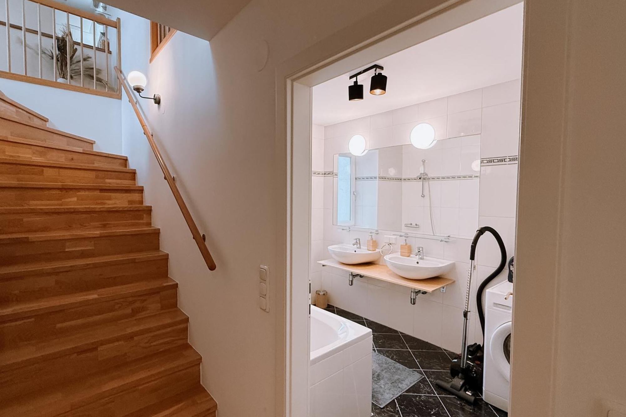 90Qm, 3 Bedrooms, Near Schoenbrunn, Balcony - Axara Housing Wien Eksteriør billede