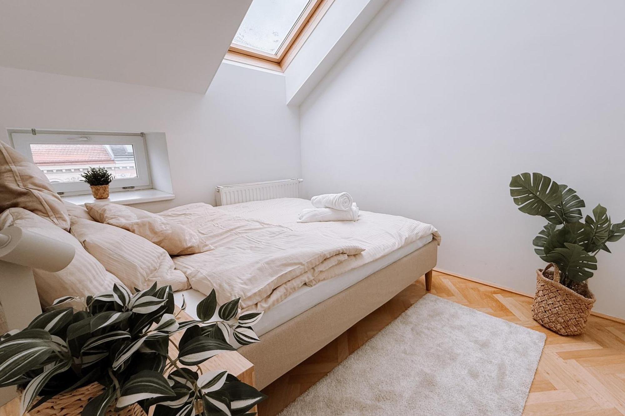 90Qm, 3 Bedrooms, Near Schoenbrunn, Balcony - Axara Housing Wien Eksteriør billede